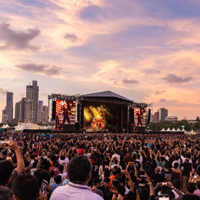 Value Seekers in Experiences